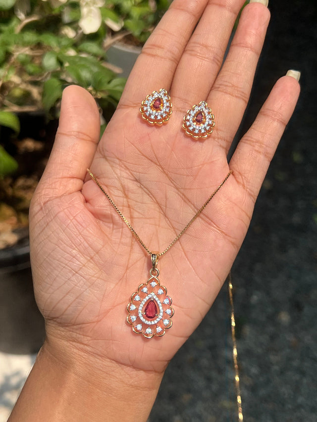 Premium party wear diamond replica pendant set with 18 inch chain product code D145