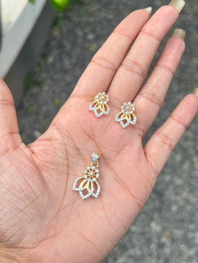Premium diamond finish party wear pendant set product code D248