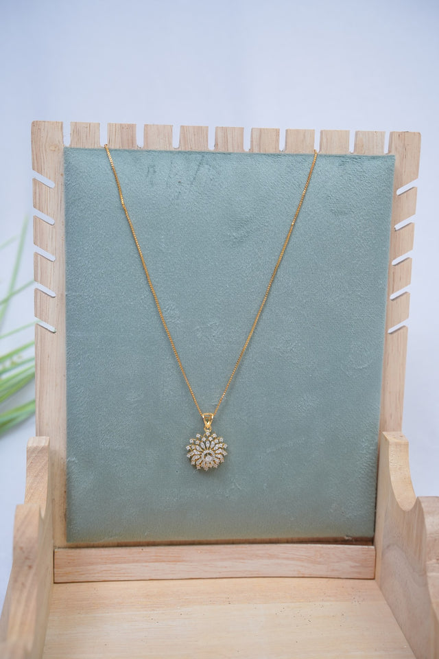 Premium diamond finish pendant with chain product code D321