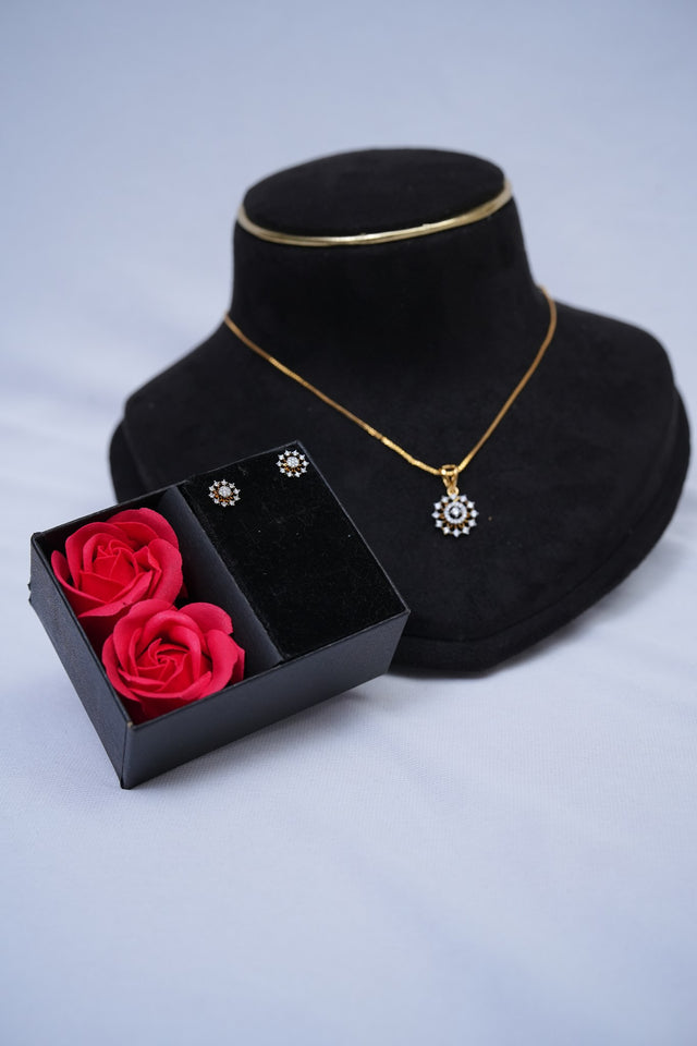 Premium diamond finish pendant with stud product code D338