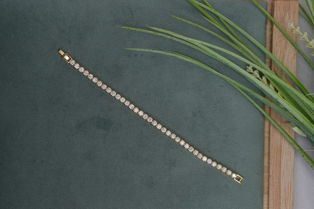 Premium diamond finish bridal wear tennis bracelet suitable for2.2, 2.4 size (not sweat proof )product code B140